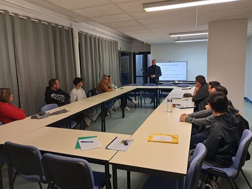 photo réunion Erasmus.jpg